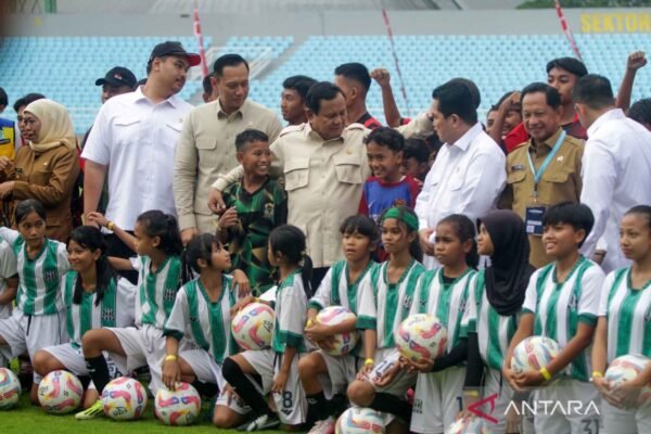 Presiden Prabowo Subianto Luncurkan 17 Stadion Berstandar FIFA di Indonesia