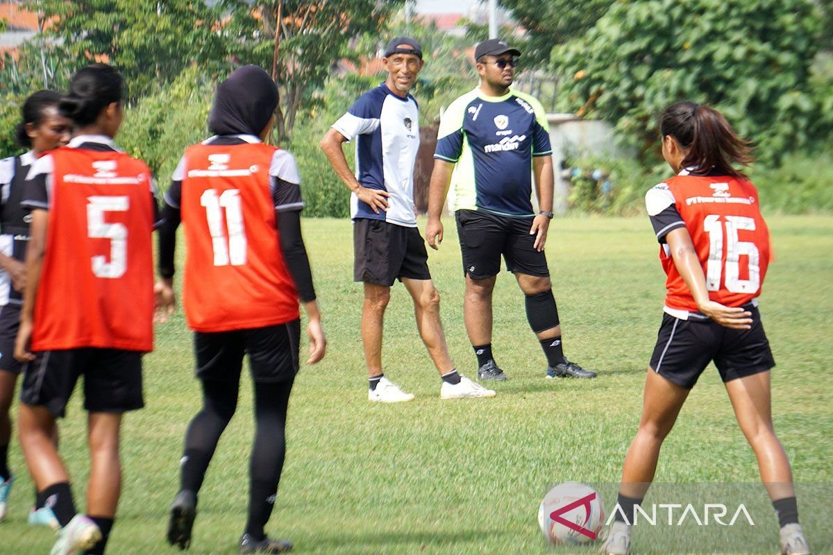 Ketum PSSI Mengklarifikasi Pembatalan Naturalisasi Djenna de Jong