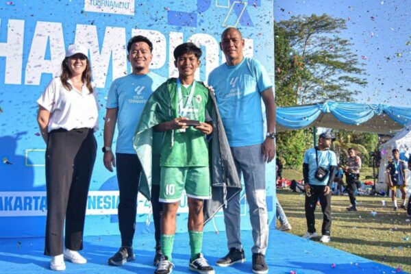 Berikut beberapa alternatif judul untuk "Pemain Terbaik LALIGA Youth Tournament Indonesia Dikirim ke Girona FC":

1. "Bintang LALIGA Youth Tournament Indonesia Dikirim ke Girona FC"
2. "Pemain Unggulan LALIGA Youth Tournament Indonesia Menuju Girona FC"
3. "Talenta Terbaik LALIGA Youth Tournament Indonesia Lanjut ke Girona FC"
4. "Pemain Terbaik dari Turnamen Remaja LALIGA Indonesia Bergabung dengan Girona FC"
5. "Aktor Utama LALIGA Youth Tournament Indonesia Resmi Dikirim ke Girona FC"
6. "Pemain Sukses Turnamen LALIGA Youth Indonesia Bergabung dengan Girona FC"
7. "Bakat Gemilang dari LALIGA Youth Tournament Indonesia Menuju Girona FC"

Semoga membantu!