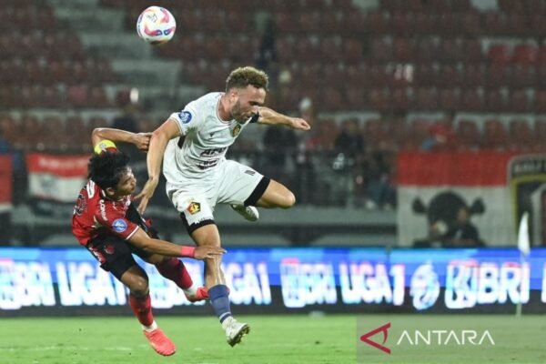 Ze Valente Kembali ke Yogya, Kini Mengenakan Seragam PSIM