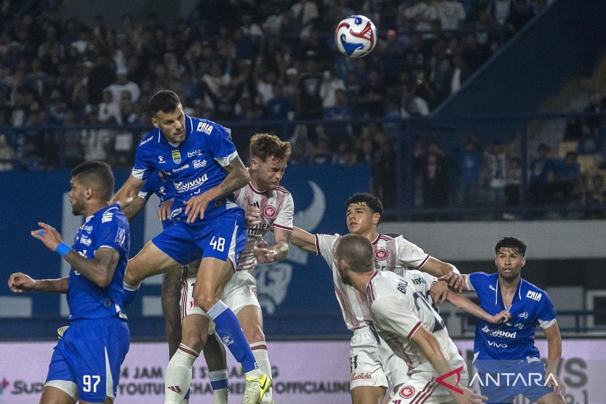 Berikut adalah beberapa alternatif judul untuk "Rangkaian Jadwal Persib Bandung di Agustus 2025":

1. "Jadwal Pertandingan Persib Bandung di Bulan Agustus 2025"
2. "Agenda Pertandingan Persib Bandung: Agustus 2025"
3. "Kumpulan Jadwal Pertandingan Persib Bandung pada Agustus 2025"
4. "Jadwal Lengkap Persib Bandung di Agustus 2025"
5. "Lihat Jadwal Pertandingan Persib Bandung Bulan Agustus 2025"
6. "Persib Bandung: Rangkaian Laga di Agustus 2025"
7. "Jadwal Pertandingan Bulan Agustus 2025 untuk Persib Bandung"
8. "Rencana Pertandingan Persib Bandung di Agustus 2025"

Semoga bermanfaat!