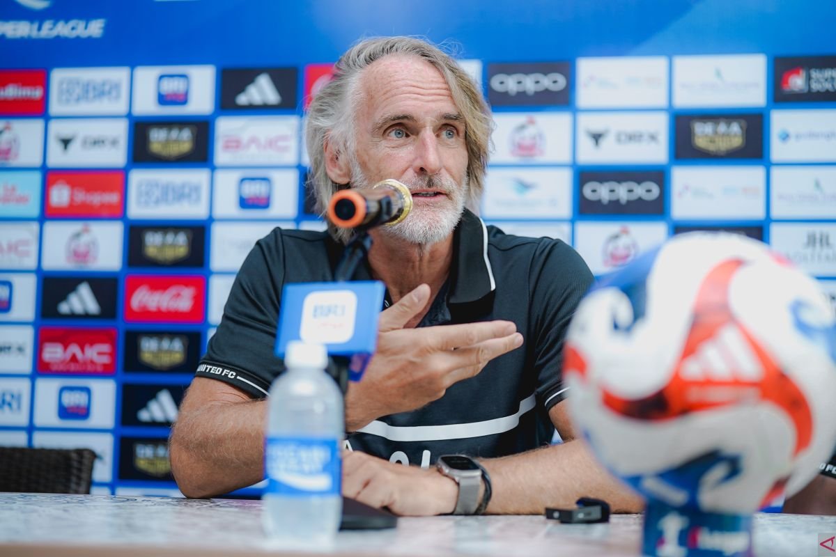 Berikut adalah beberapa alternatif judul untuk "Jan Olde: Keseimbangan Jadi Kunci Pertandingan Dewa Lawan Persija":

1. "Jan Olde: Keseimbangan, Kunci Sukses Dewa Melawan Persija"
2. "Mencapai Keseimbangan: Jan Olde Bahas Strategi Dewa vs. Persija"
3. "Jan Olde: Strategi Keseimbangan dalam Duel Dewa vs. Persija"
4. "Keseimbangan sebagai Strategi Utama: Jan Olde Menyongsong Pertandingan Dewa vs. Persija"
5. "Pentingnya Keseimbangan: Jan Olde Sampaikan Pesan Jelang Pertandingan Dewa dan Persija"

Silakan pilih atau modifikasi sesuai kebutuhan!