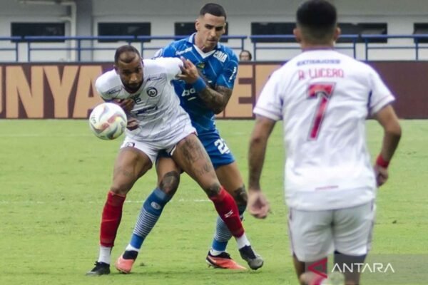 Jadwal Super League: Arema Menjamu Persib, Persija Bertemu PSM